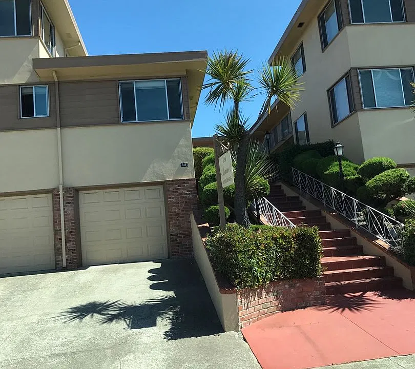 520 Grand Ave
