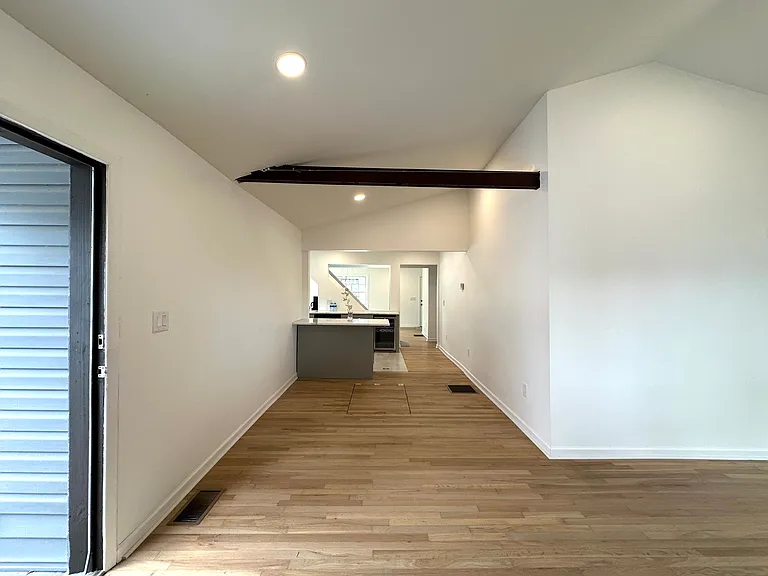 1466 Hardin Ave — Photo 23