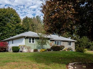 25 Circle Dr, Castleton, NY 12033