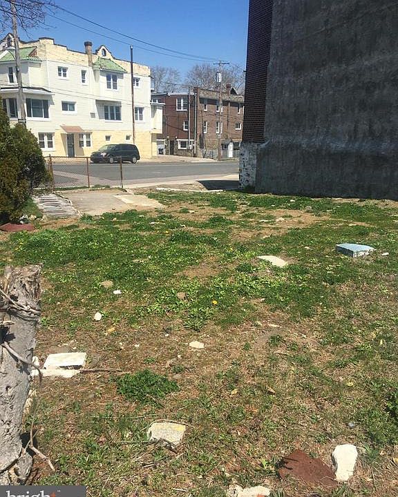 2nd image of 5871 Upland Way