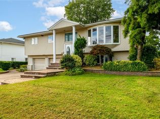 429 Bambrick St, Oceanside, NY 11572