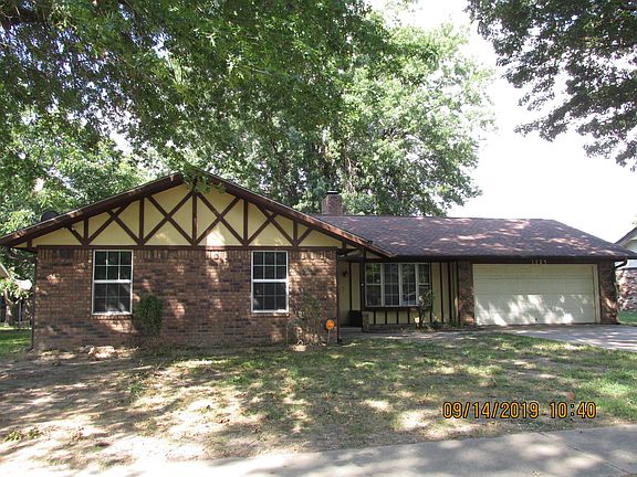 2nd image of 1604 Larkspur Ct