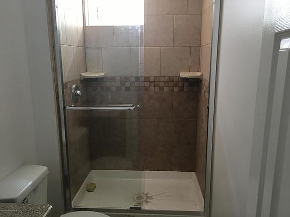 5th image of 34 Blaine Ave