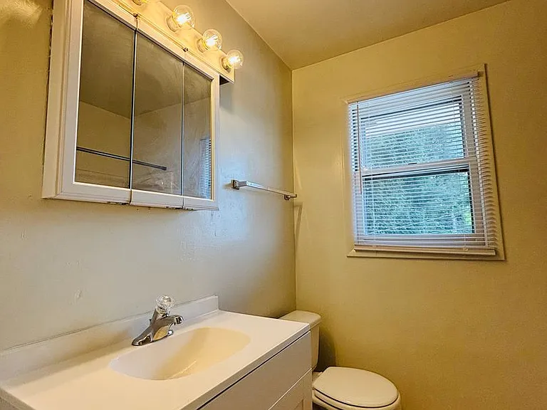 1407 Toms Creek Rd #7 — Photo 11