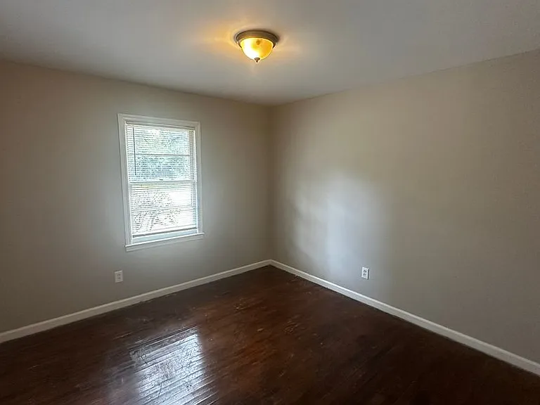 825 Woodlawn Dr — Photo 6