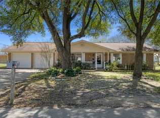 203 W Limit St, Madisonville, TX 77864