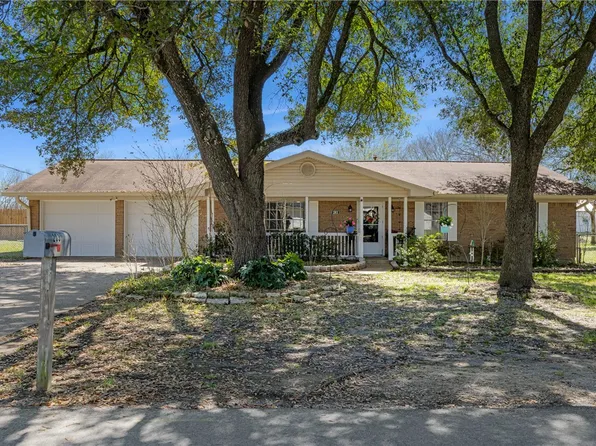 203 W Limit St, Madisonville, TX 77864