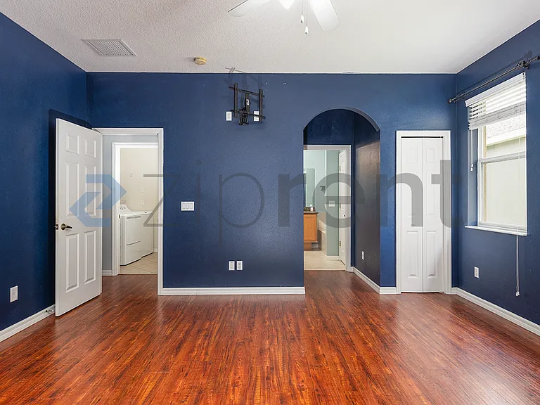 1933 Varick Way — Photo 12