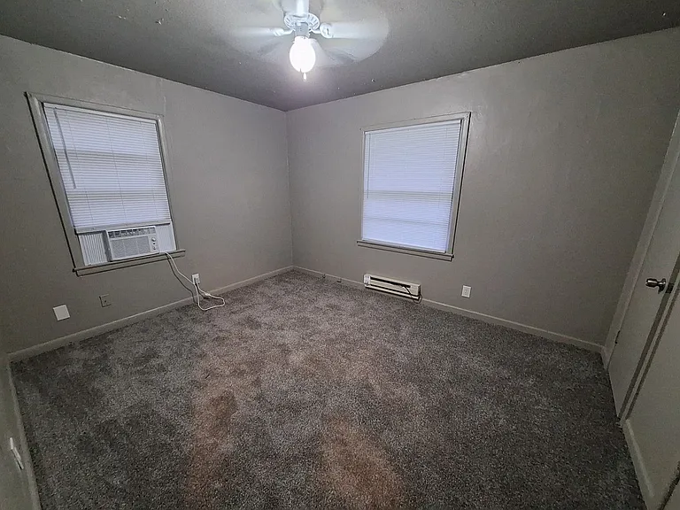 725 Shelton St — Photo 11