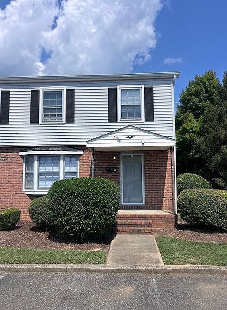 1st image of 2200 Williamsburg Dr