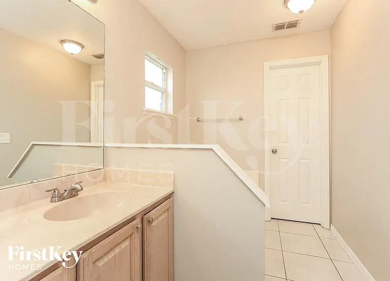 205 Tiffany Ct — Photo 10