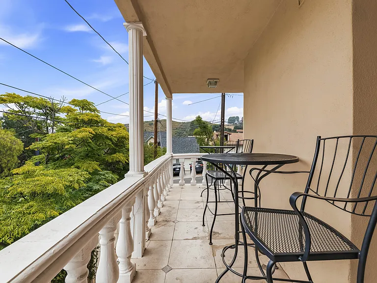 Gladiola Dr — Photo 2