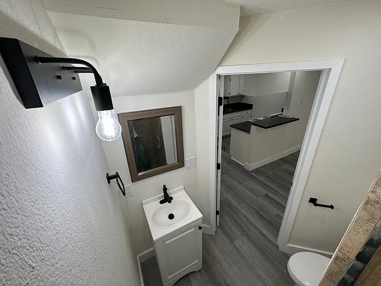 720 N Eucalyptus Ave #104 — Photo 9