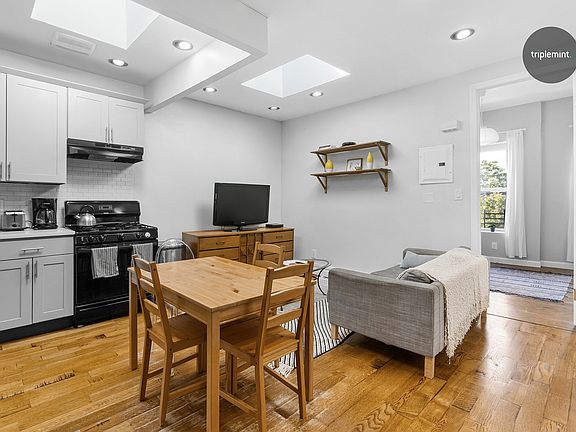 2nd image of 820 Halsey St #2