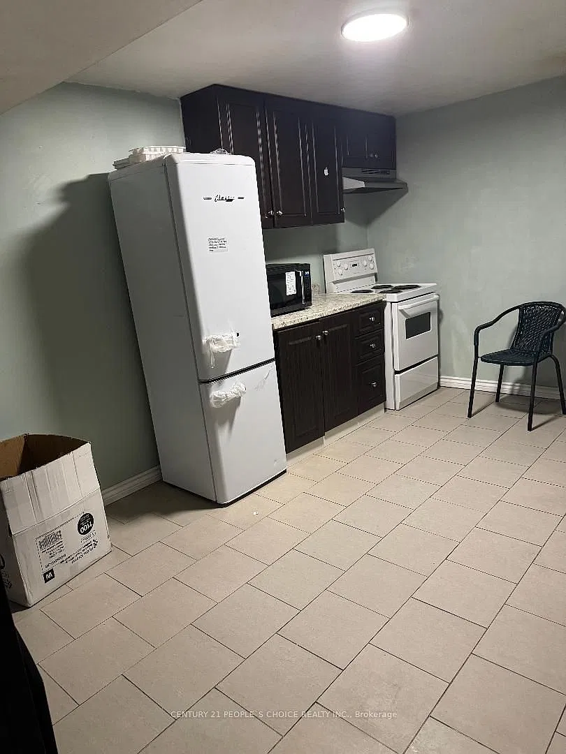 3 bed, $2,200 — Photo 4