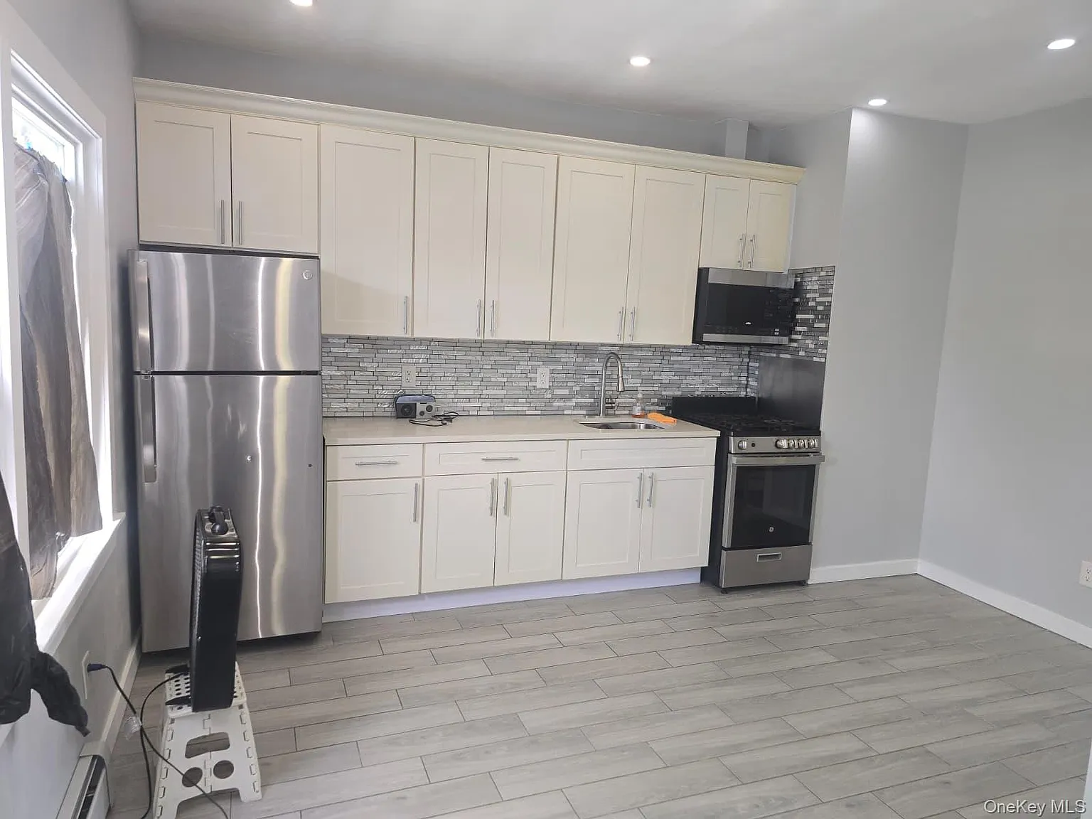 2 bed, 1.0 bath, 1368 sqft, $2,800 — Photo 4