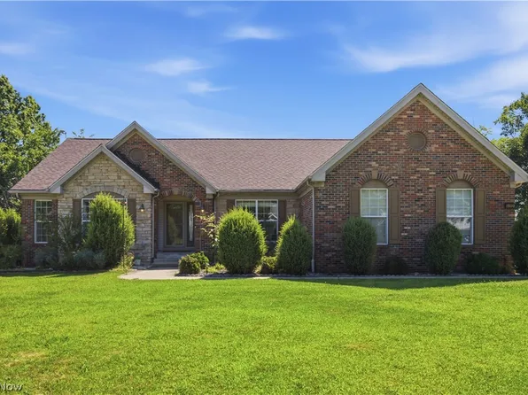 8913 Isabelle Ln, Macedonia, OH 44056