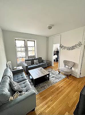 1st image of 200 Waverly Pl APT 21