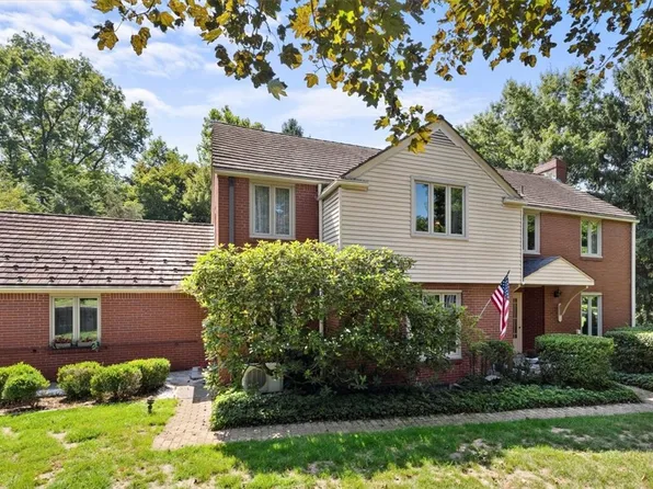 26 Newgate Rd, Pittsburgh, PA 15202