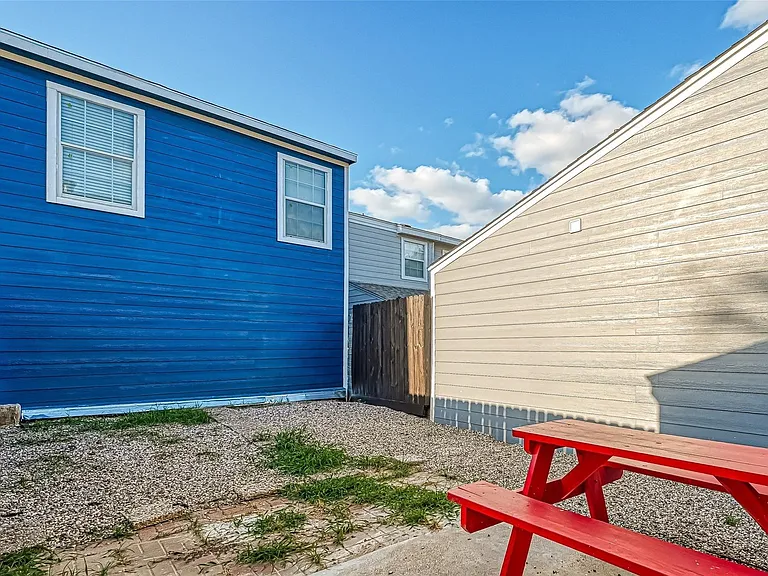 10252 Cottage Field Rd — Photo 17