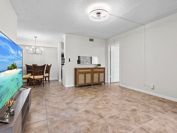 5th image of 6501 Chasewood Dr APT D