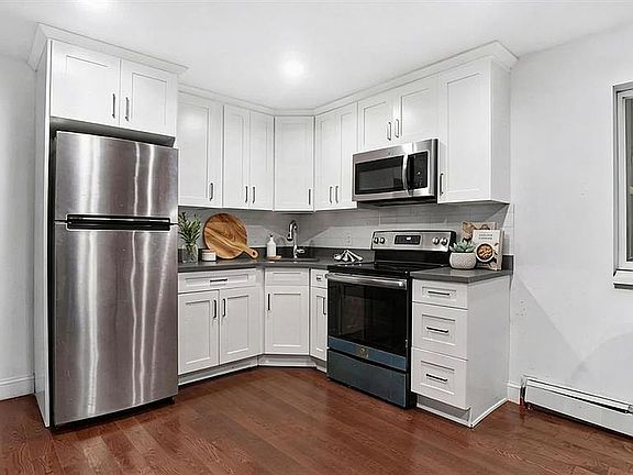 4th image of 1823 Anthony Ave APT 1