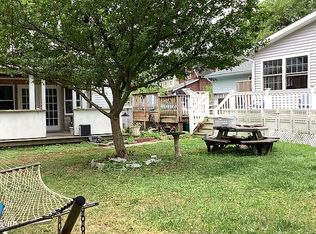 61 Parker St, Manahawkin, NJ 08050