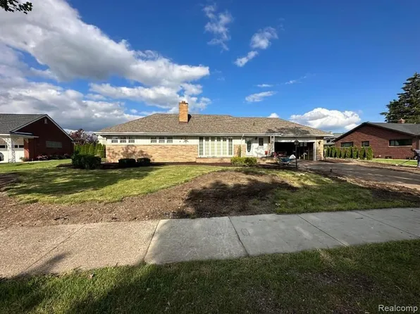 180 Golfcrest Dr, Dearborn, MI 48124