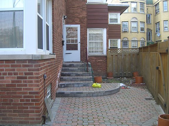 4th image of 6426 N Sacramento Ave
