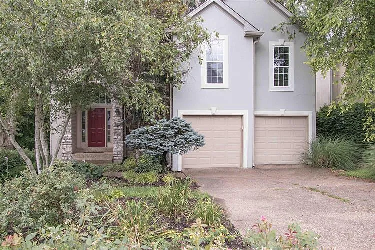 8703 Kings Lynn Ln photo 1