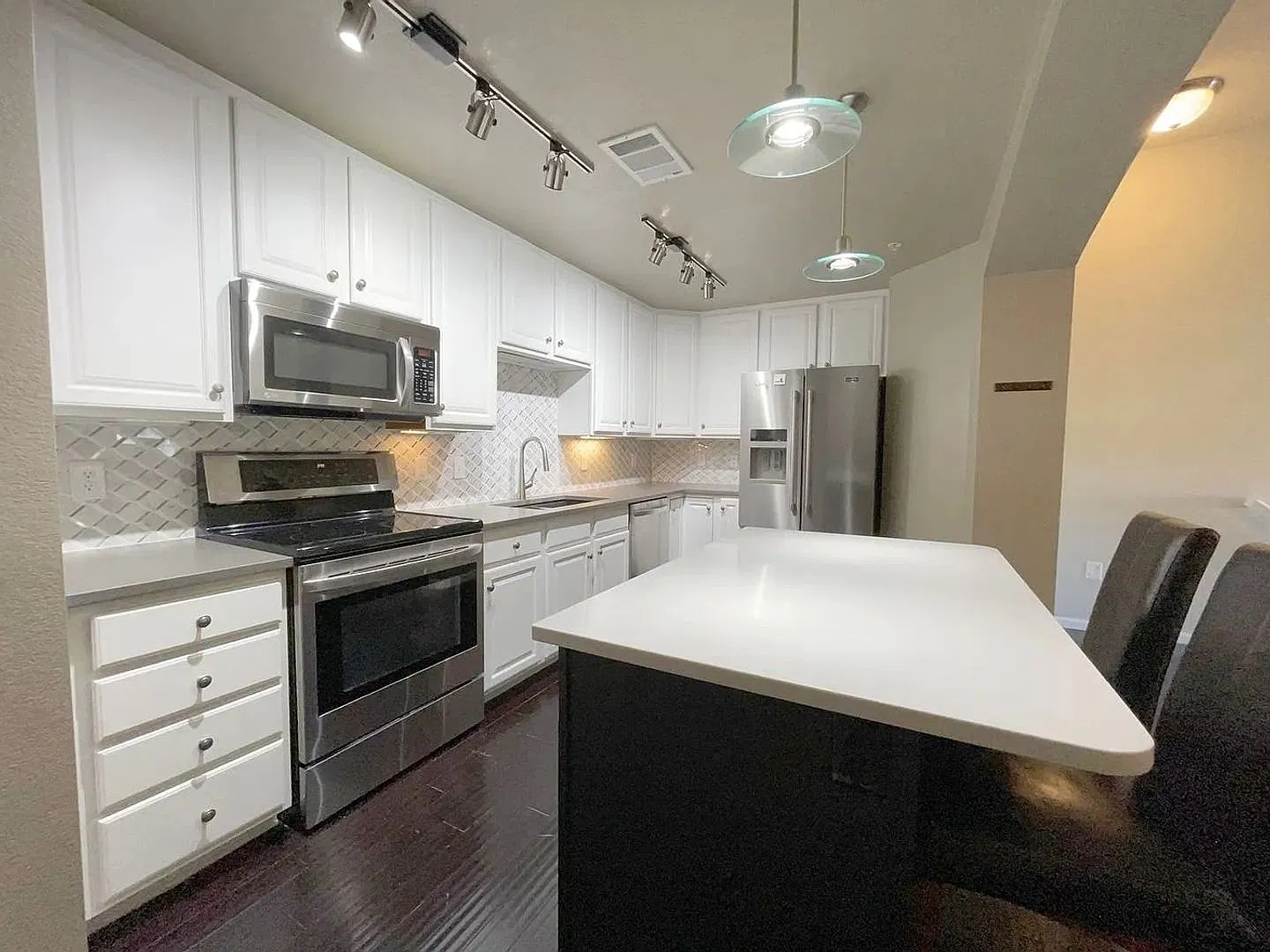 Spacious 2 Bed, 2 Bath + Office Townhome with Attached Garage | Broadlands Community — Photo 1