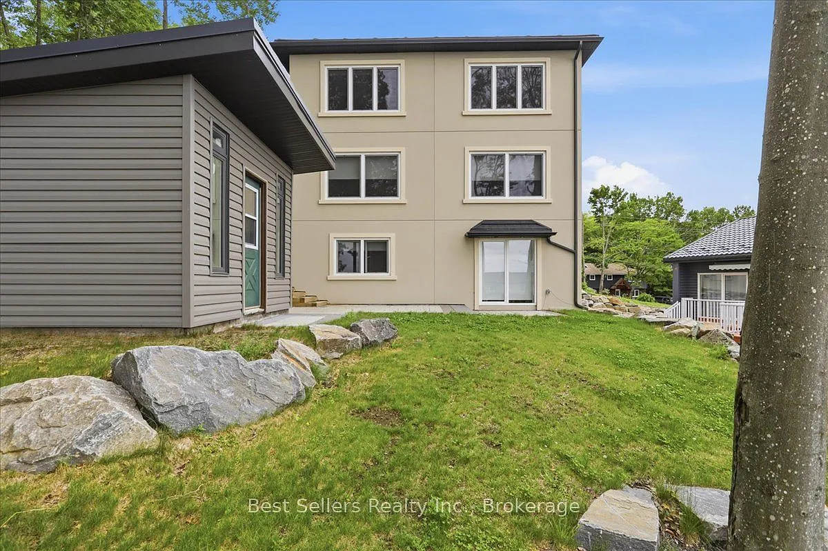 3 bed, $3,095 — Photo 2