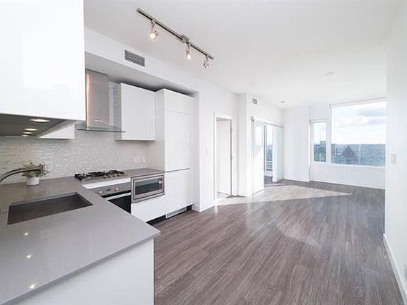 5th image of 1283 Howe St #3405