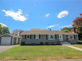 2 3rd St, Danbury, CT 06810