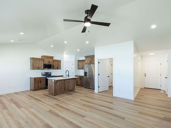 5th image of 3711 Razor Cir