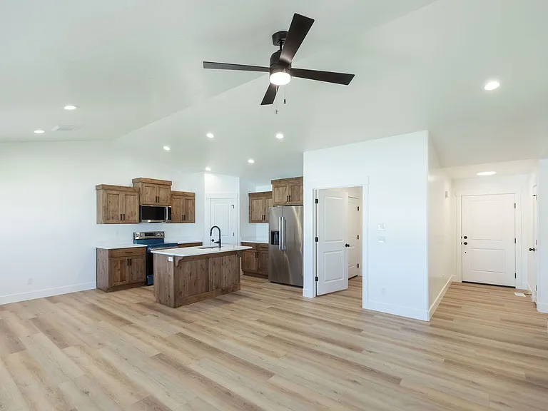 3711 Razor Cir — Photo 5