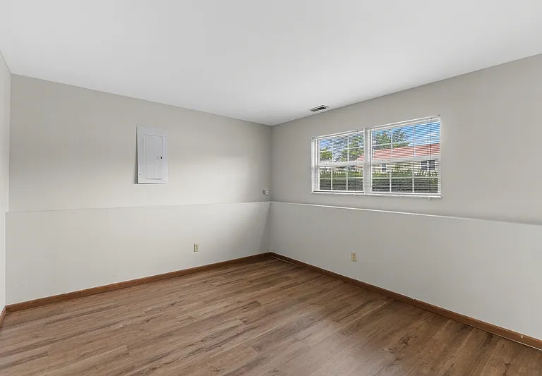 708 Tobermory Ct — Photo 17