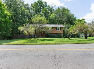 61 Pinebrook Rd, Monsey, NY 10952