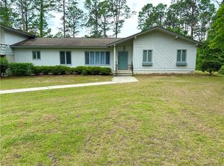 28 Pine Forest Dr, Jesup, GA 31546