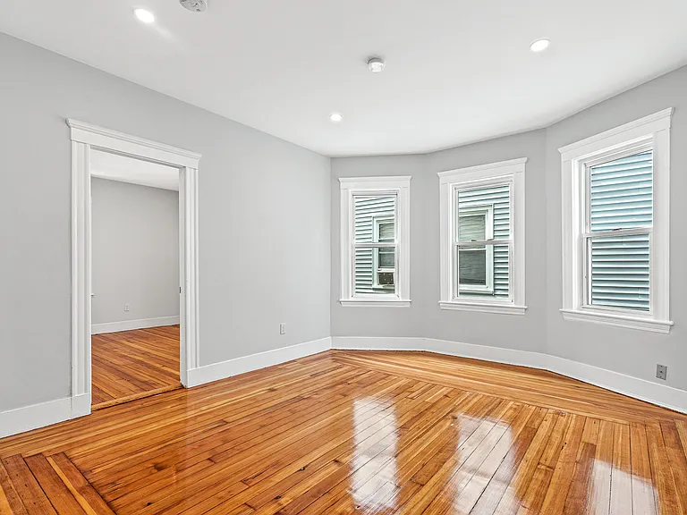 79 Pleasant St #2 — Photo 1