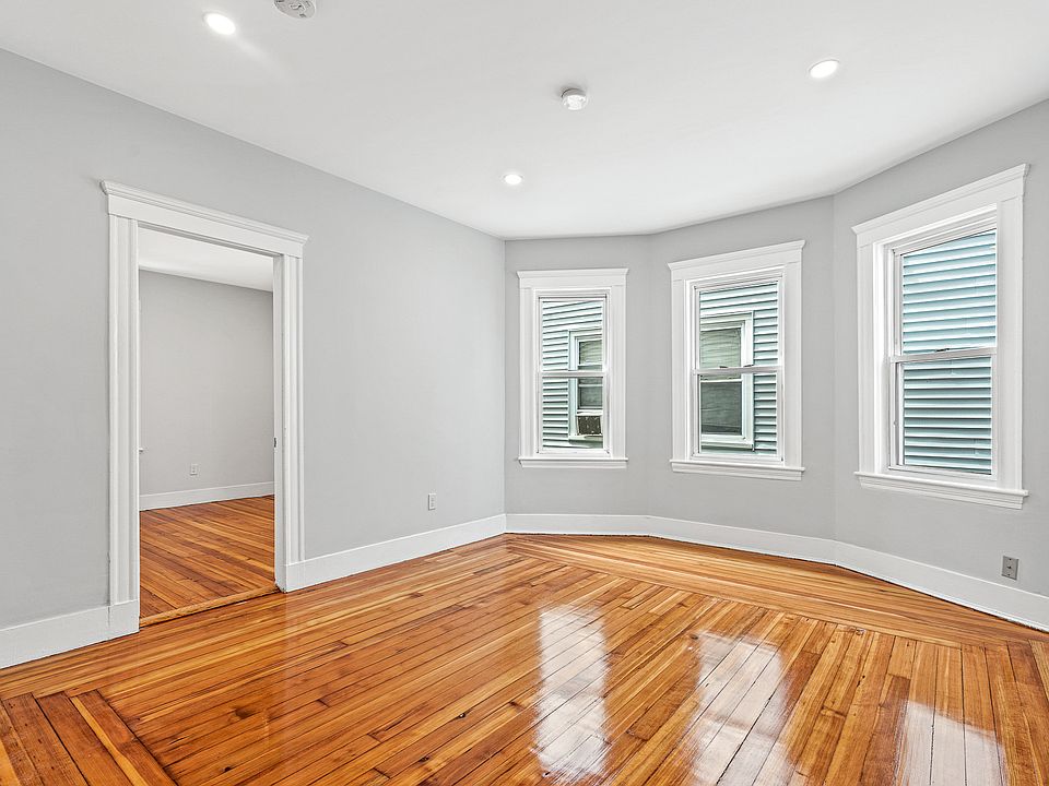 1st image of 79 Pleasant St APT 2