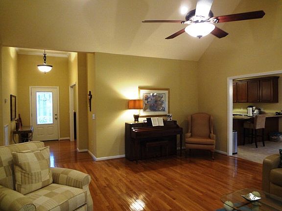 5th image of 3927 Olyvia Ct