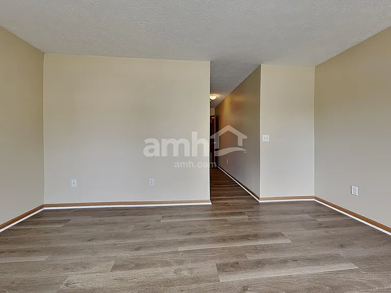 1344 Crescent Ct — Photo 8