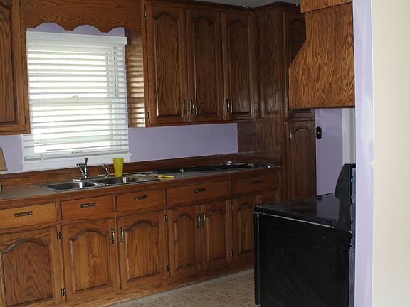 Kitchen area as seen from livingroom