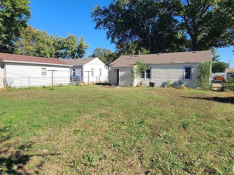 809 N Kokomo Ave — Photo 2