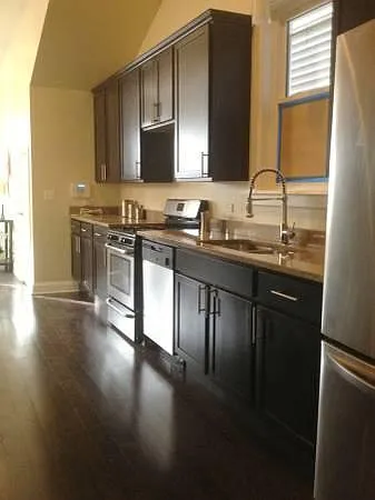 2440 W Cortland St #1 — Photo 12