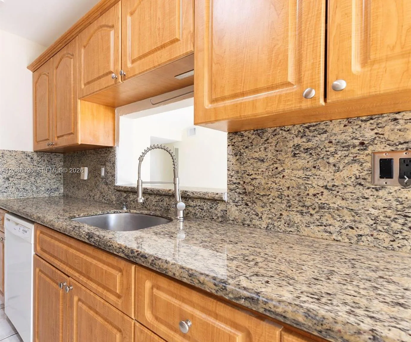 Devon-Aire Villas Sec 10 — Photo 4