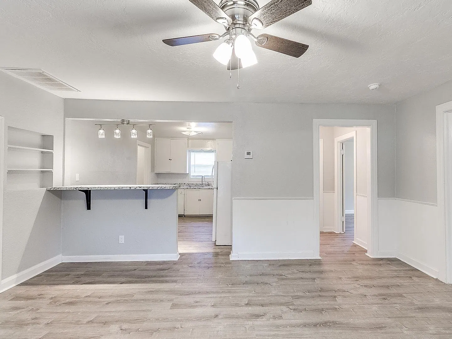 3 Bedroom 1.5 Bath home in Shawnee! — Photo 4