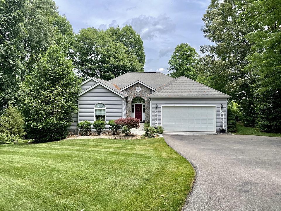 1st image of 35 Rhonda Dr