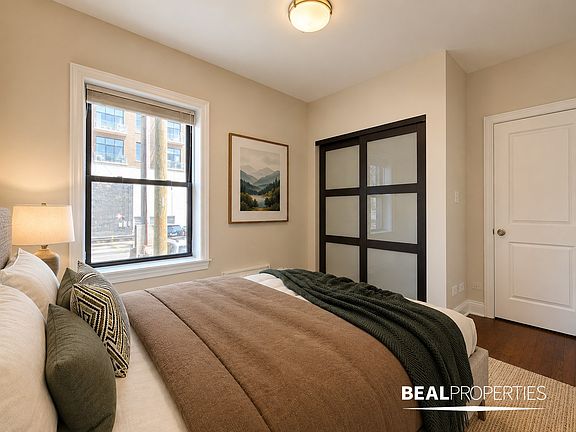 4th image of 740 W Addison St #1c70041b6